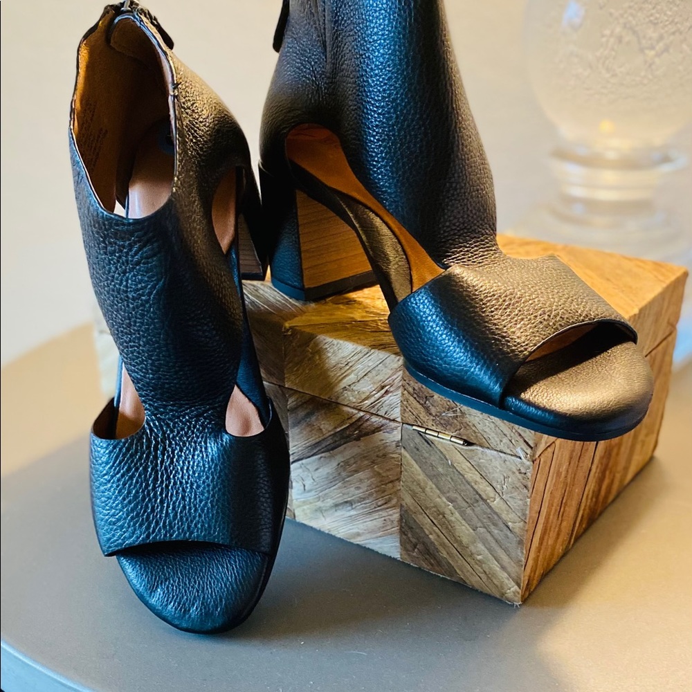 Gentle Souls by Kenneth Cole